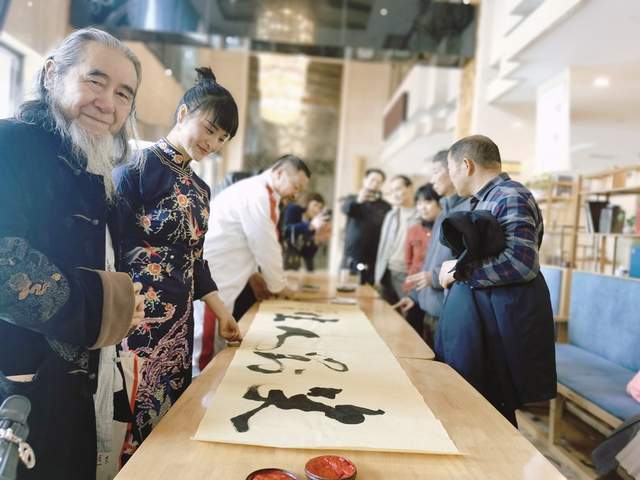 首届一品天下三月三书画艺术节隆重举行，共促文化艺术交流